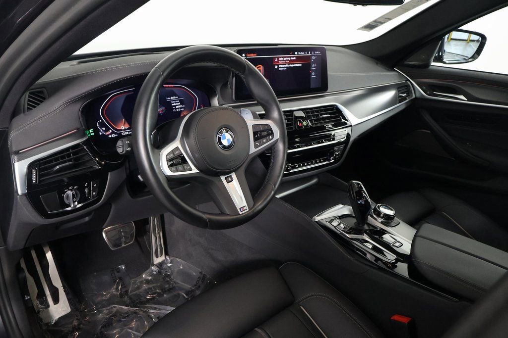 Used 2023 BMW M550i xDrive w/ Executive Package image 7