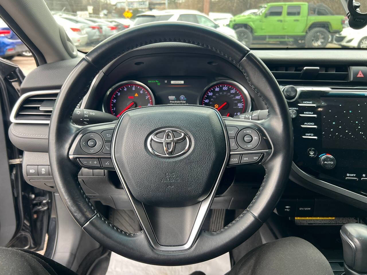 Used 2018 Toyota Camry XSE image 21