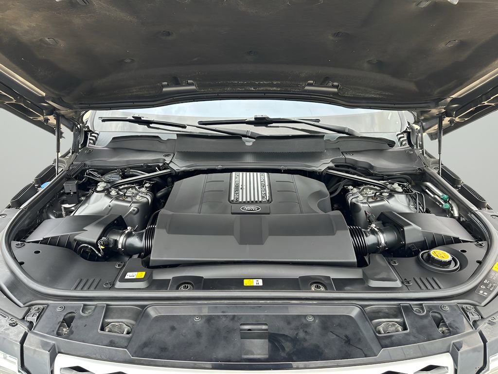 Used 2017 Land Rover Range Rover Sport HSE image 32