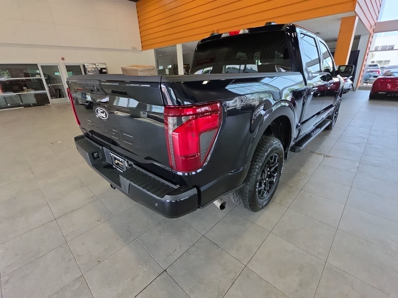 Used 2024 Ford F150 XLT w/ XLT Black Appearance Package AWD/4WD image 9