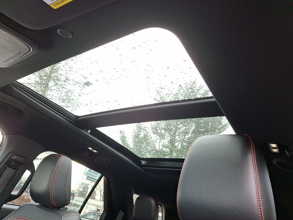 Used 2023 Ford Explorer ST-Line image 15