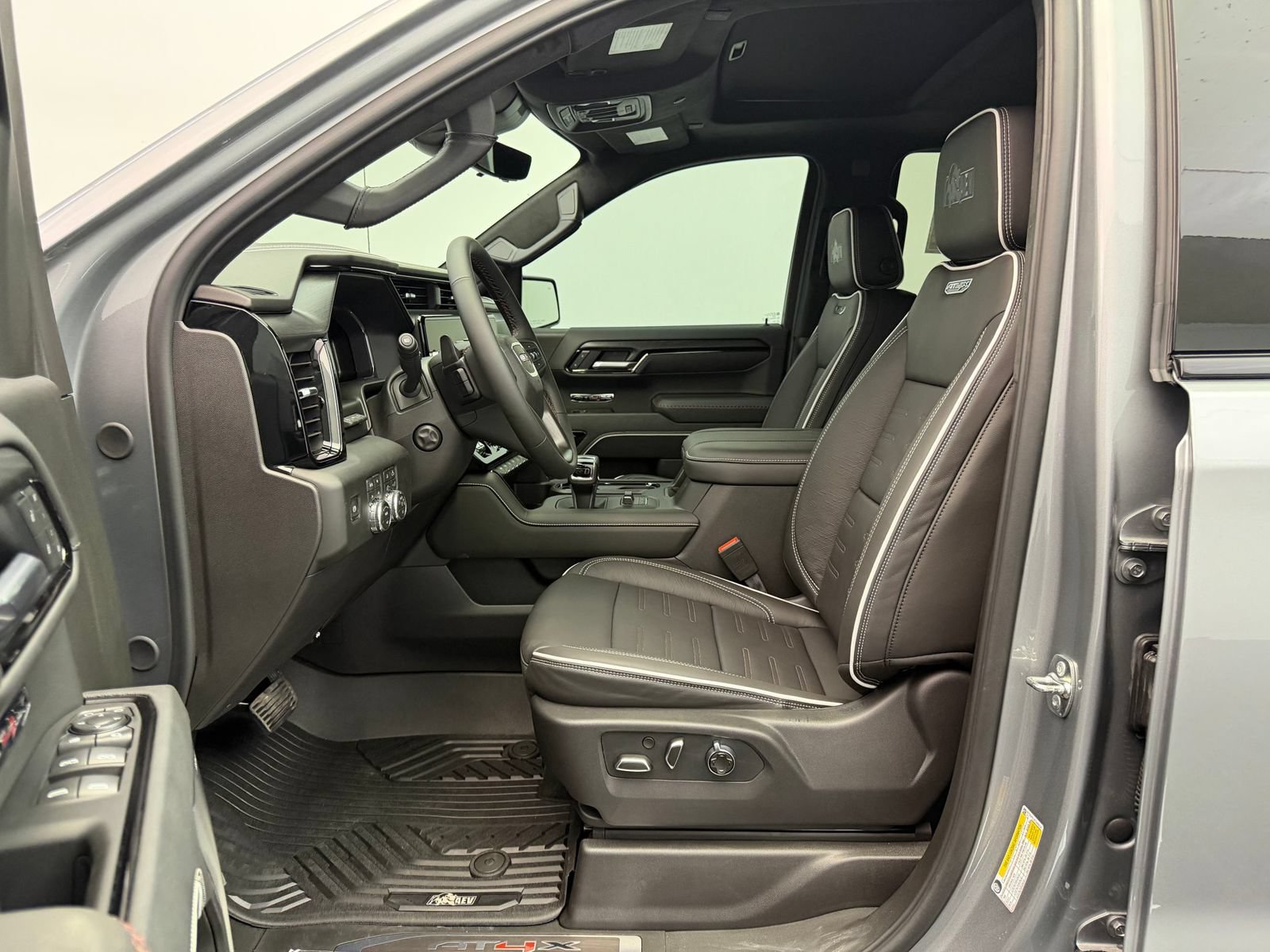 New 2026 GMC Sierra 1500 AT4X w/ AT4X AEV Edition AWD/4WD image 5