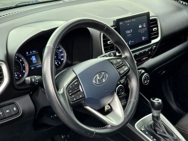 Used 2022 Hyundai Venue SEL FWD image 11