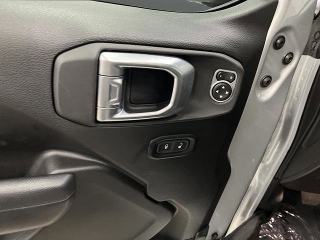 Used 2024 Jeep Wrangler Unlimited image 25