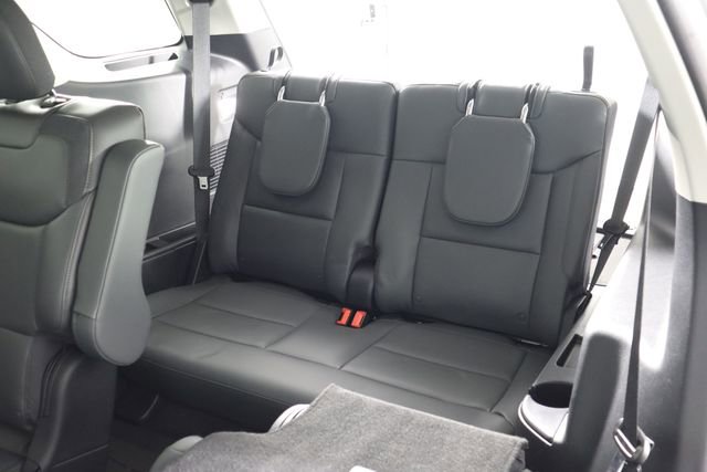 Certified 2025 Ford Explorer Active w/ Active Comfort Package AWD/4WD image 32