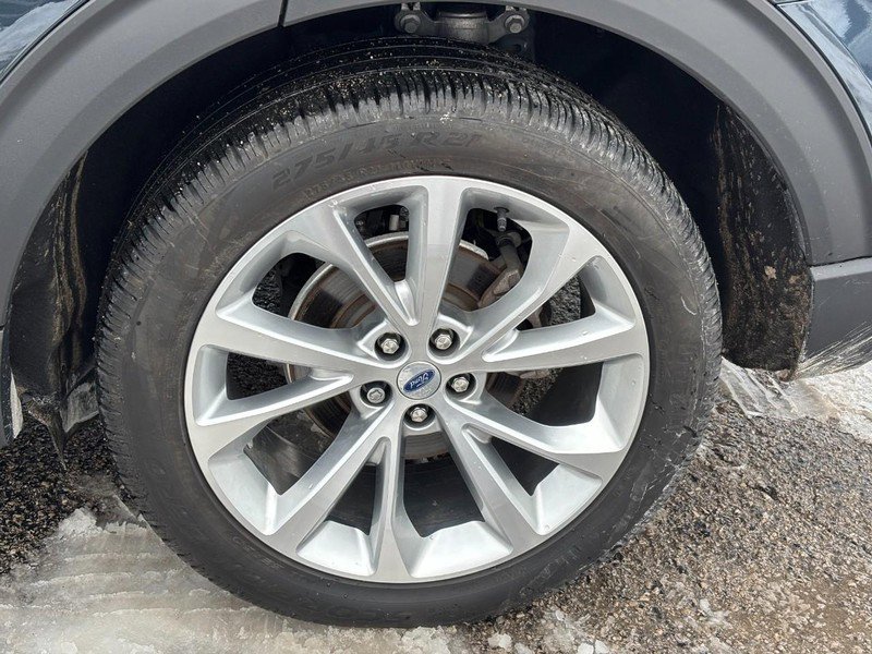 Used 2023 Ford Explorer Platinum w/ Technology Package image 11