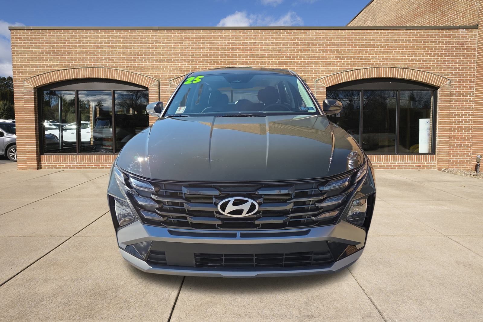 Certified 2025 Hyundai Tucson SE image 9