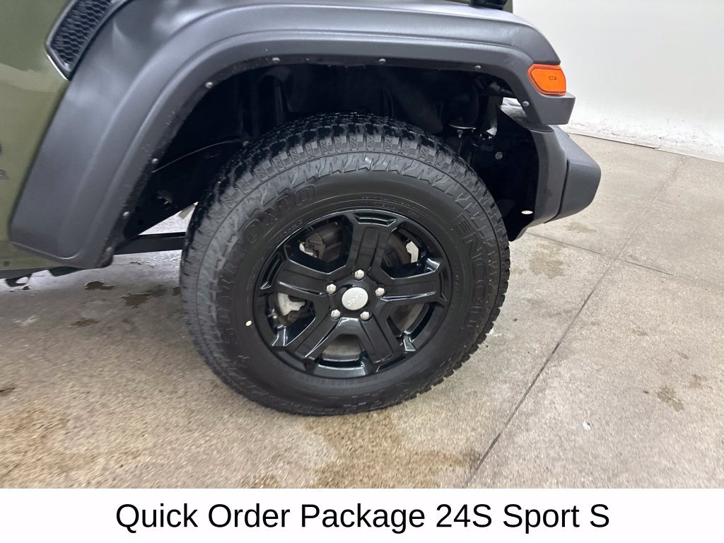 Used 2022 Jeep Wrangler Unlimited Sport AWD/4WD image 17