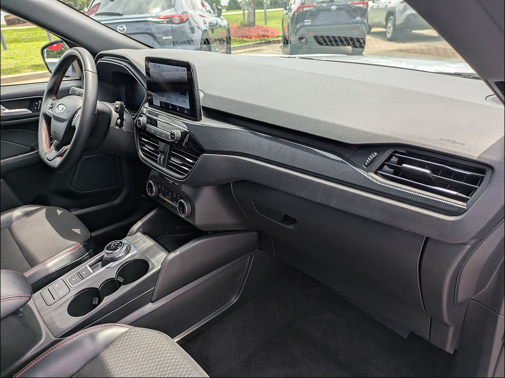 Used 2025 Ford Escape ST-Line FWD image 36