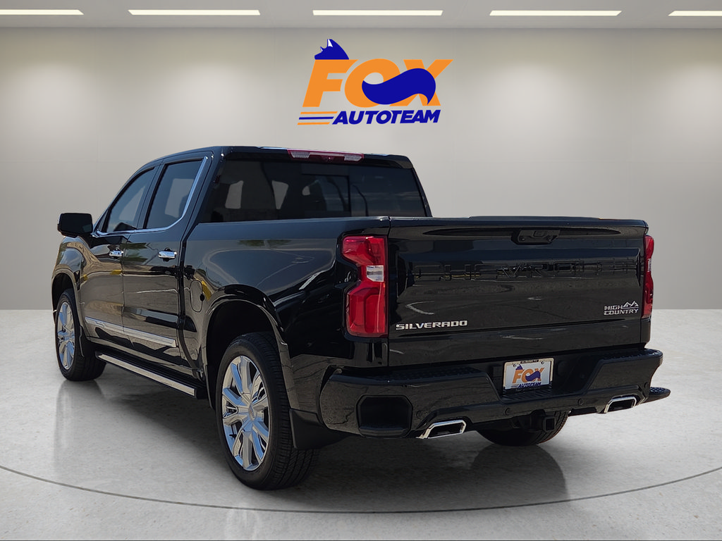 Used 2025 Chevrolet Silverado 1500 High Country AWD/4WD image 3