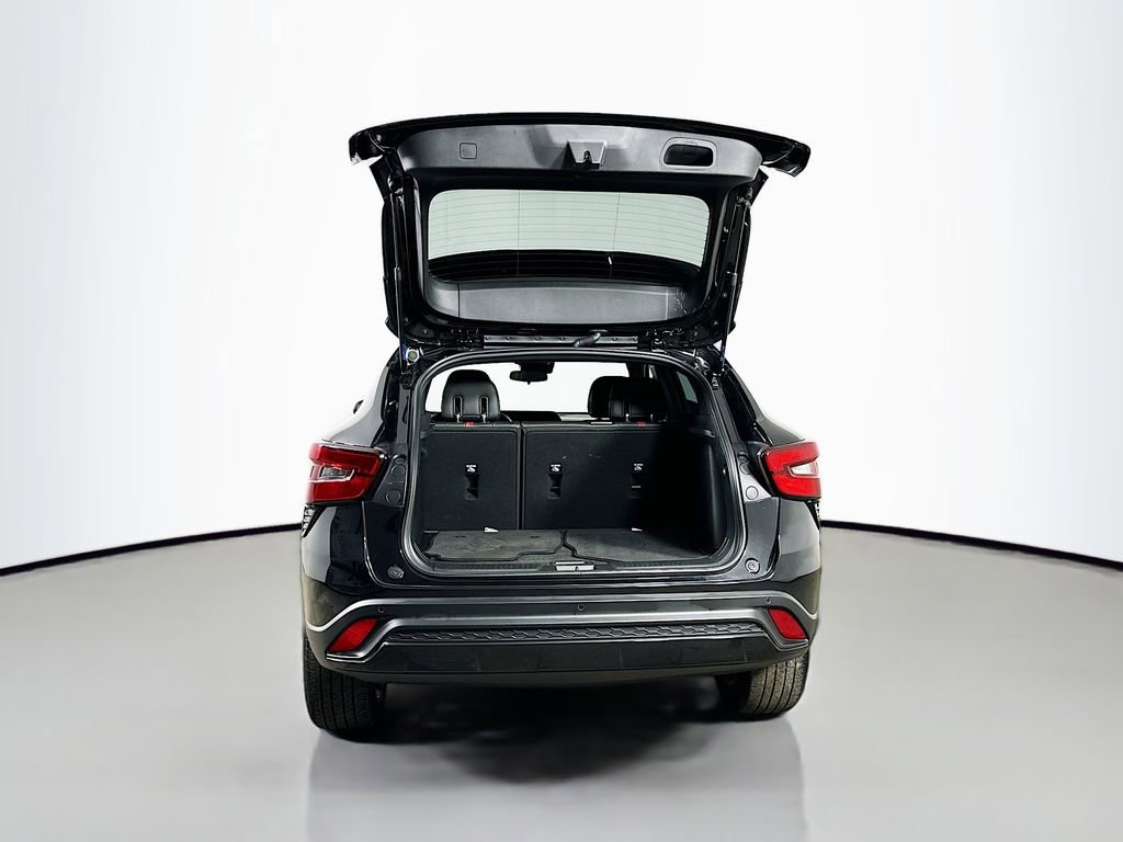 Used 2024 Chevrolet Trax RS w/ Sunroof Package FWD image 35