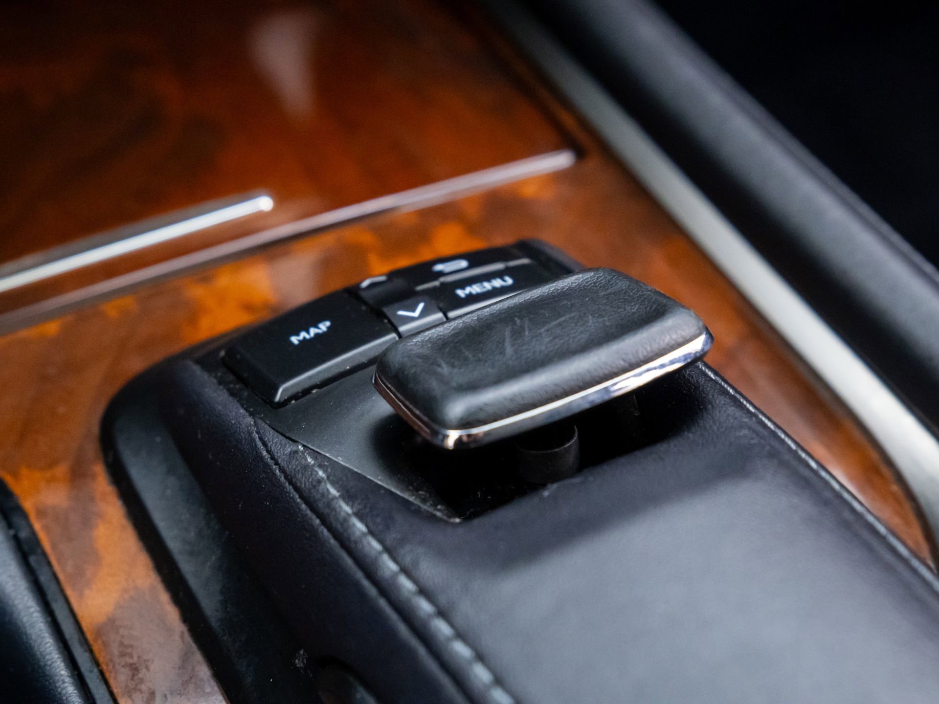 Used 2016 Lexus LX 570 4WD image 25