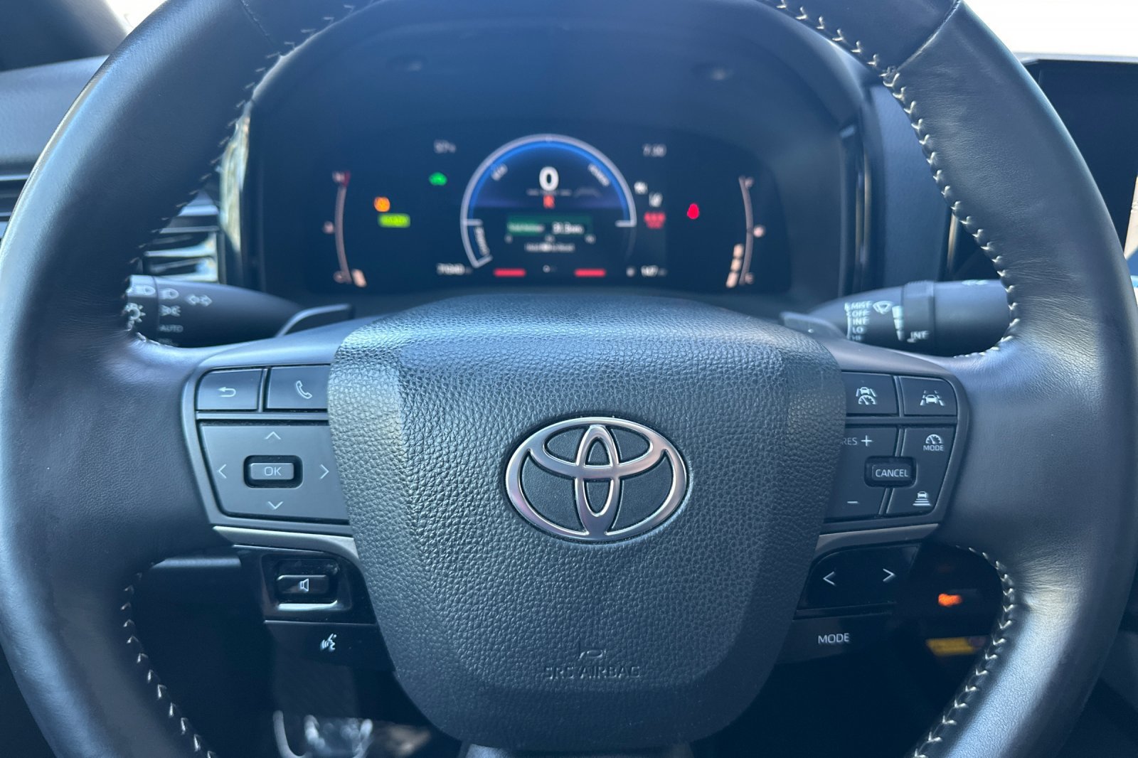 Used 2025 Toyota Camry SE w/ Multimedia Upgrade Package FWD image 25