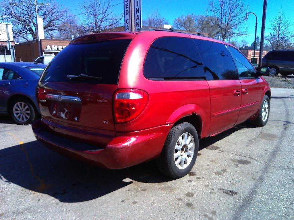 Used 2003 Chrysler Town & Country EX FWD image 4