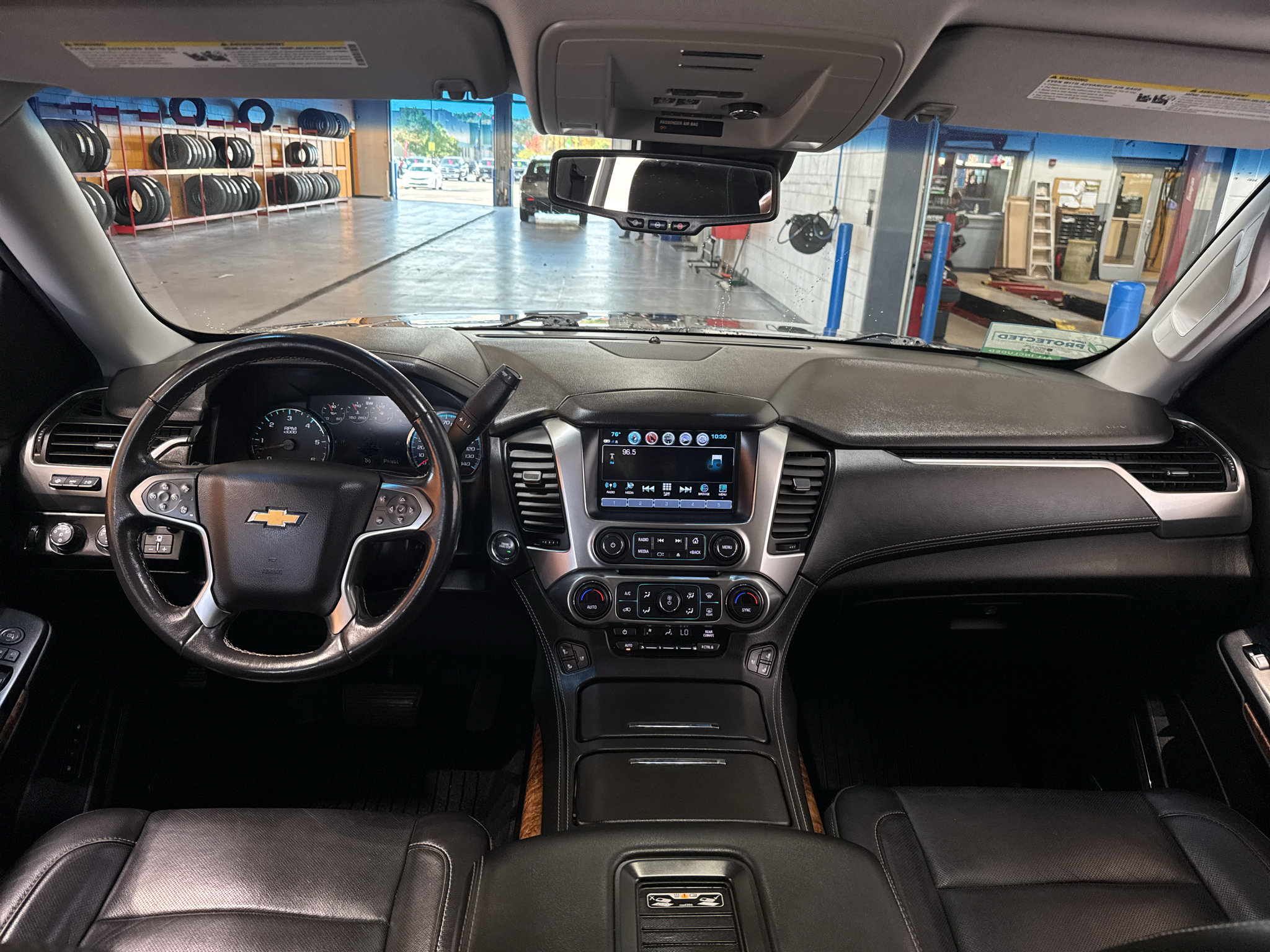 Used 2020 Chevrolet Suburban Premier AWD/4WD image 15