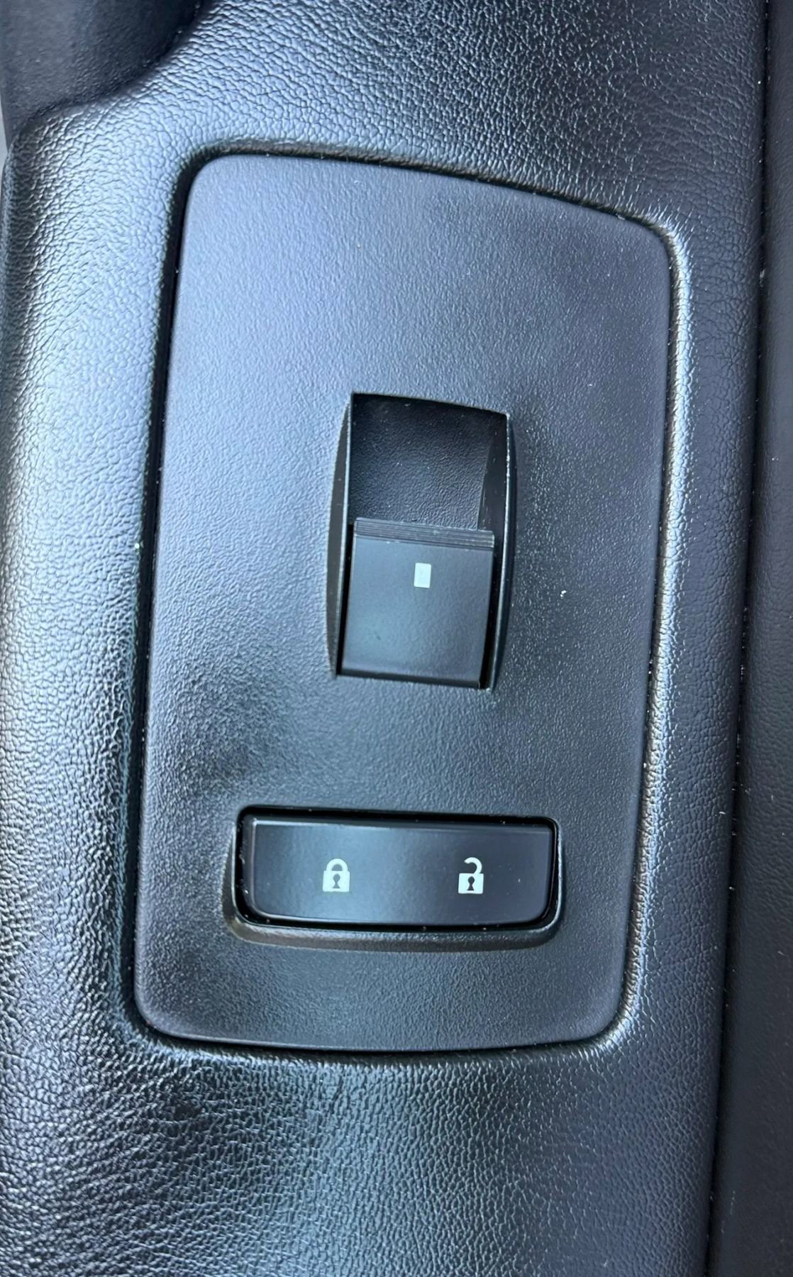 Used 2014 GMC Acadia SLE image 38