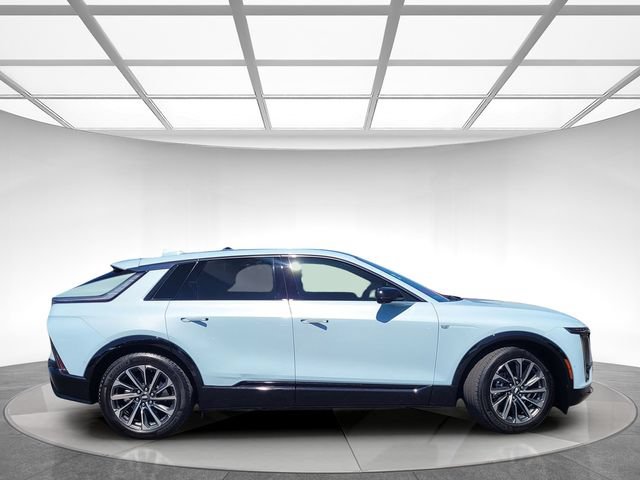 Used 2024 Cadillac Lyriq Sport RWD image 3