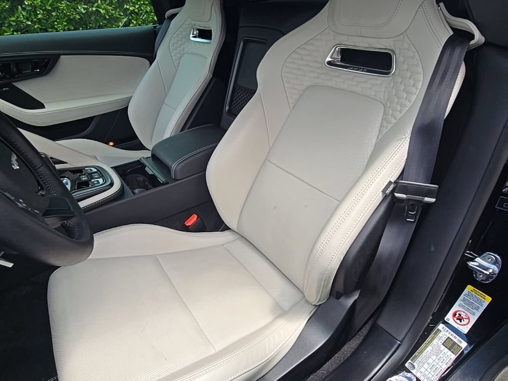 Used 2024 Jaguar F-TYPE Convertible AWD image 11