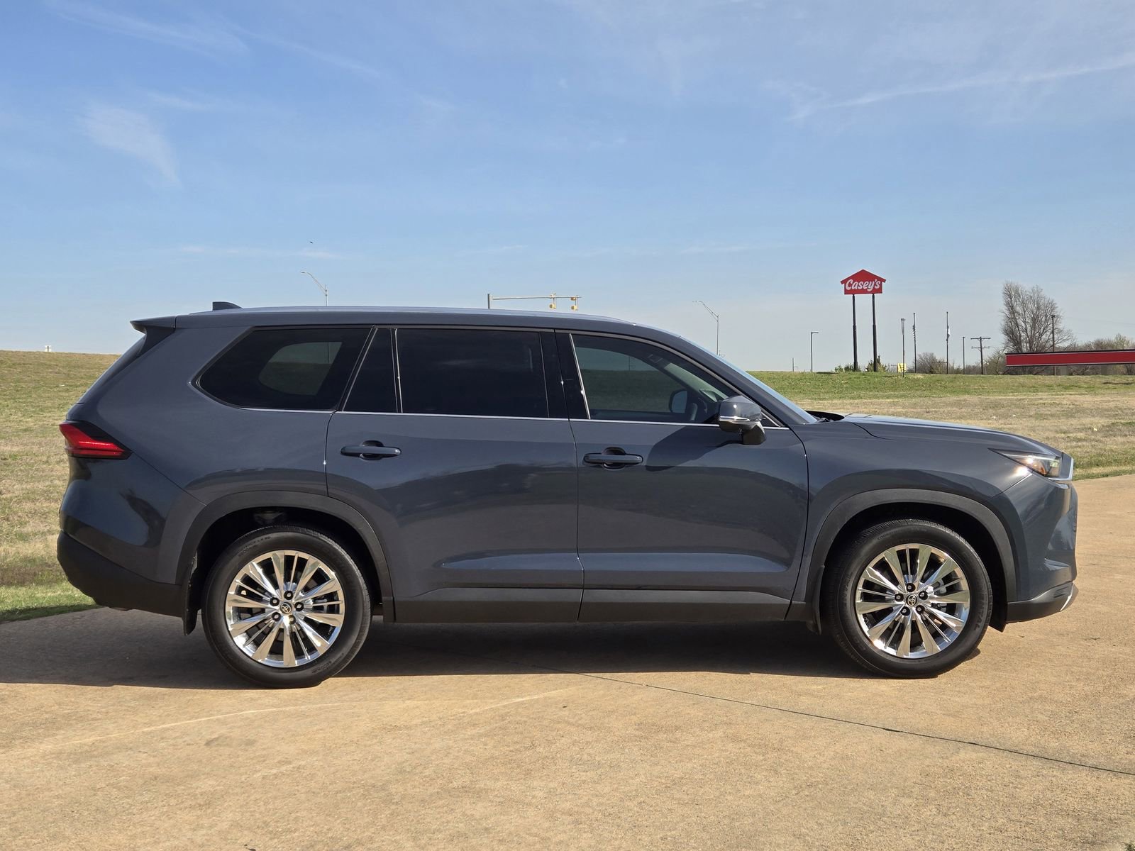 Used 2024 Toyota Grand Highlander Platinum image 7