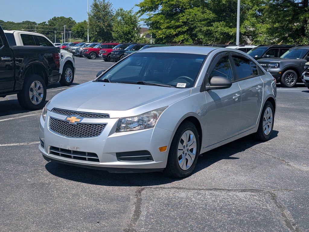 Used 2014 Chevrolet Cruze LS FWD image 3