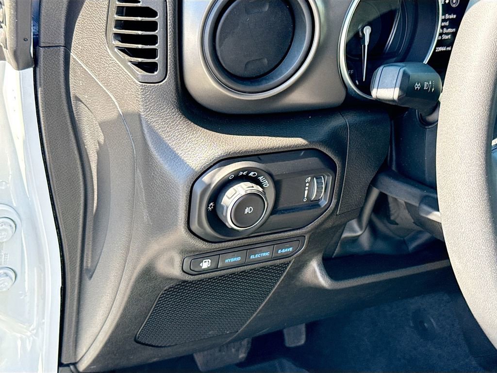 Used 2023 Jeep Wrangler Unlimited w/ Cold Weather Group image 11