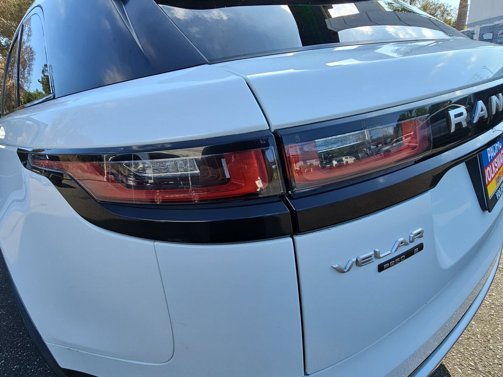 Used 2020 Land Rover Range Rover Velar S AWD/4WD image 33