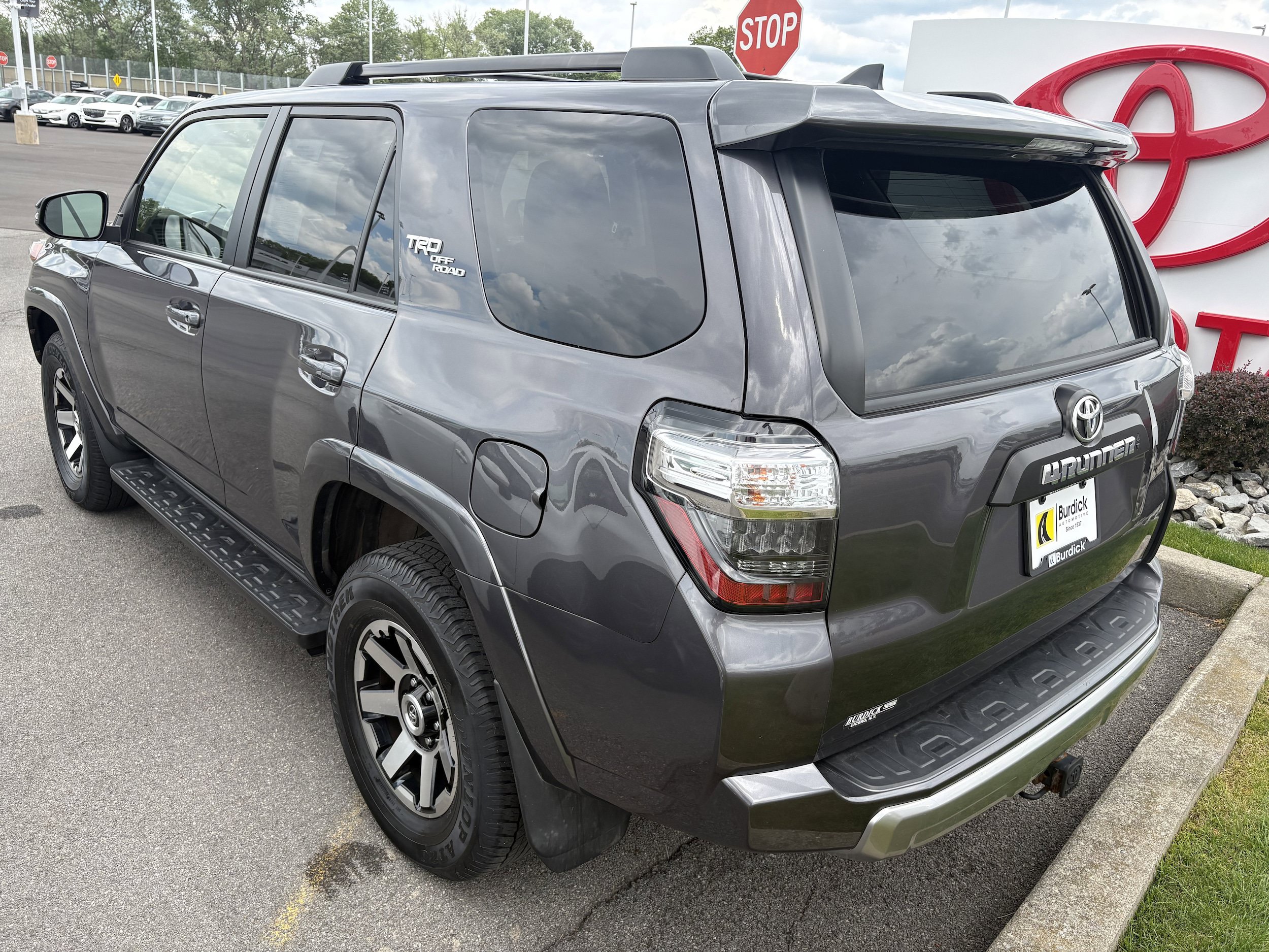 Used 2021 Toyota 4Runner TRD Off-Road Premium w/ Moonroof Package AWD/4WD image 6