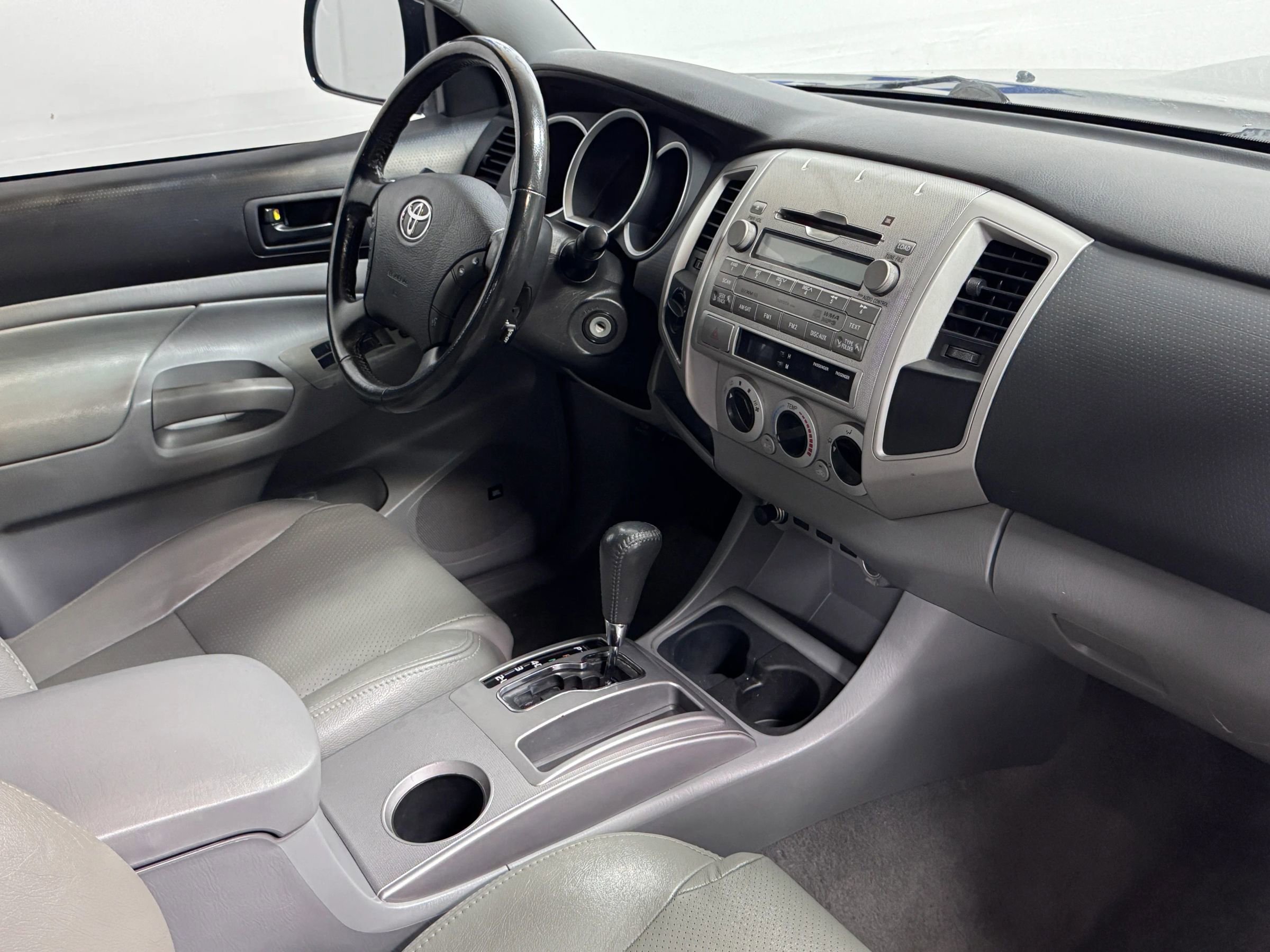 Used 2010 Toyota Tacoma 4x4 Double Cab V6 image 21