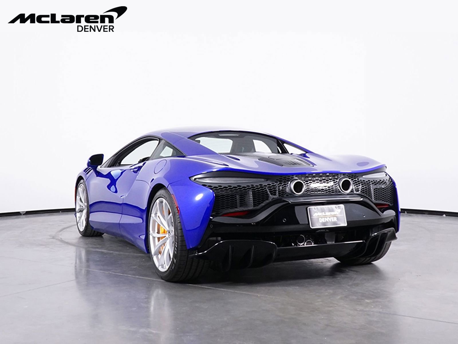 New 2025 McLaren Artura image 3