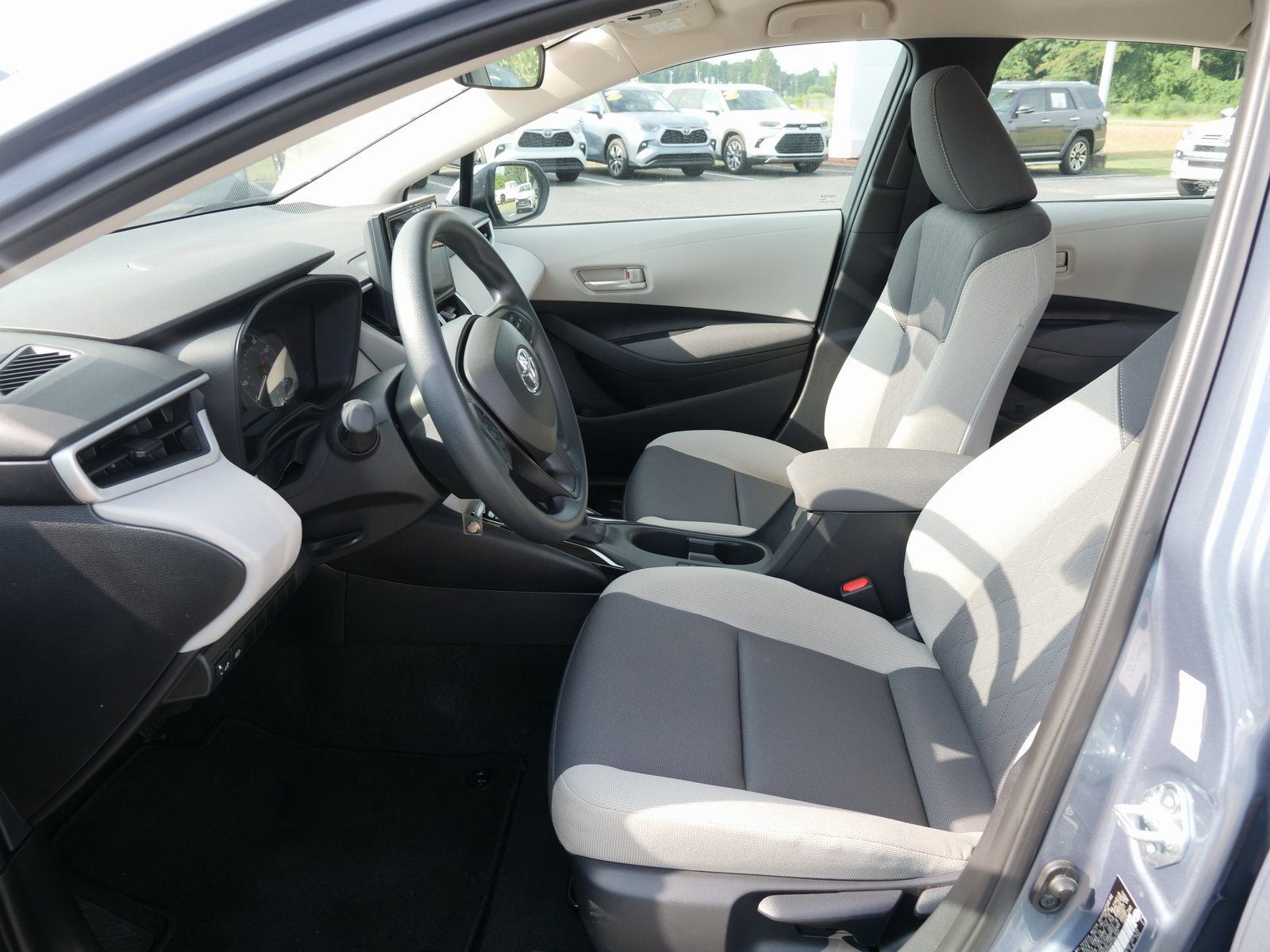 Used 2025 Toyota Corolla LE image 15