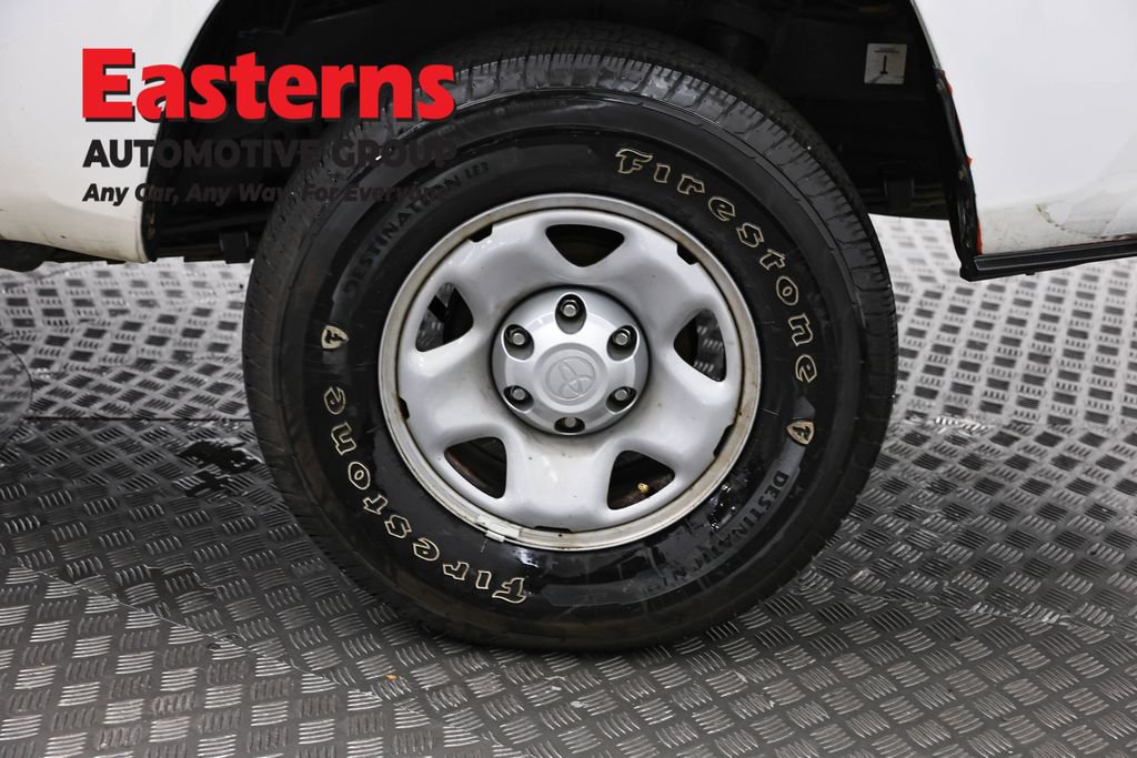 Used 2018 Toyota Tacoma SR RWD image 32