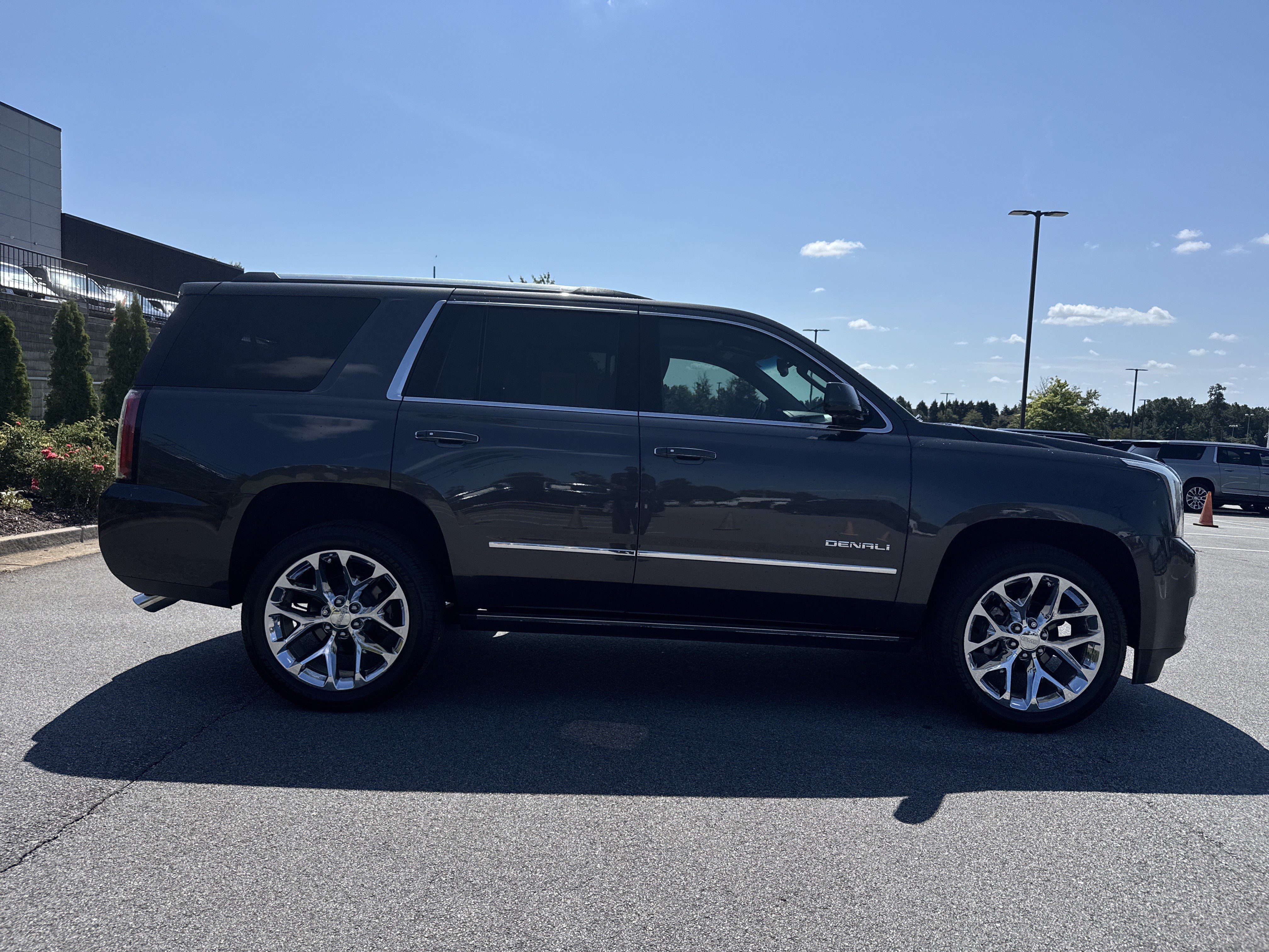 Used 2018 GMC Yukon Denali w/ Denali Ultimate Package RWD image 11