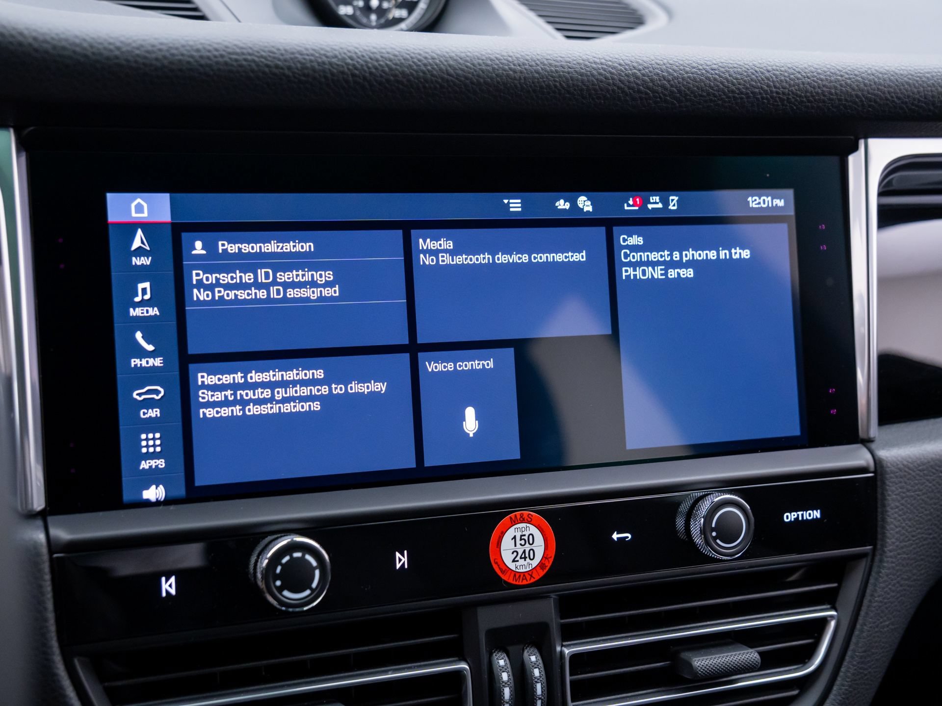Certified 2026 Porsche Macan AWD/4WD image 23