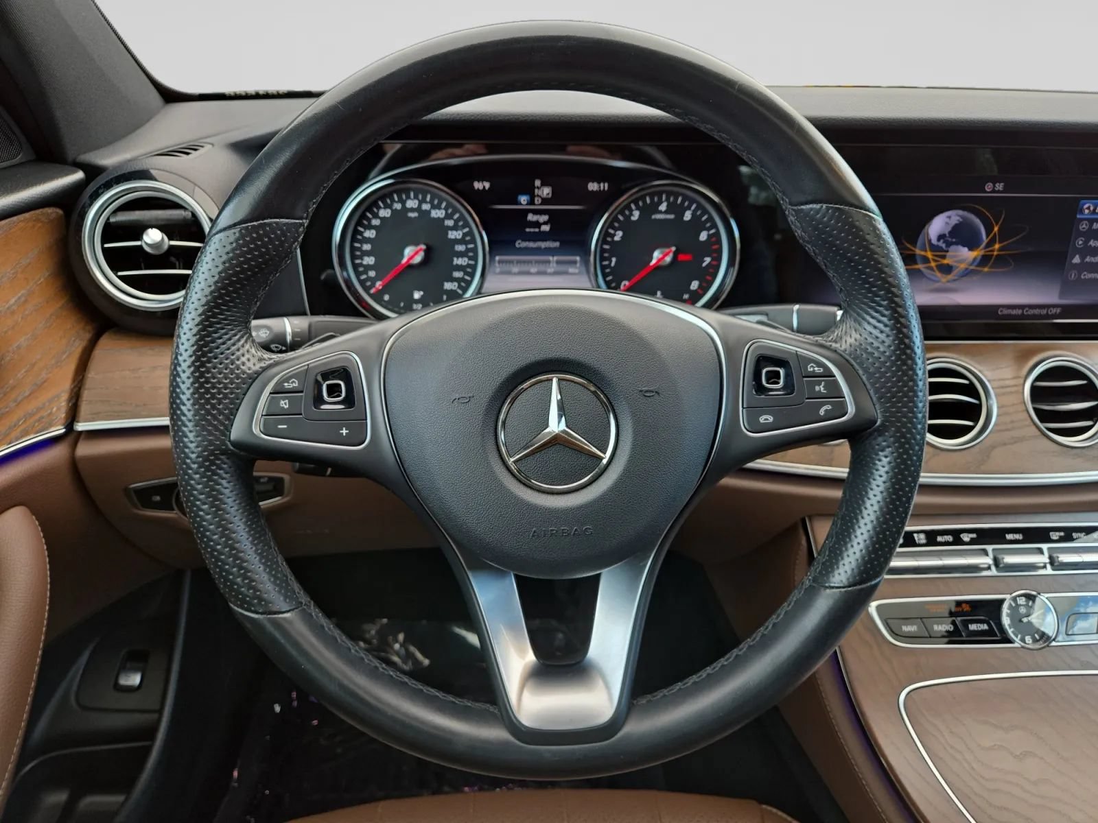 Used 2018 Mercedes-Benz E 300 image 20