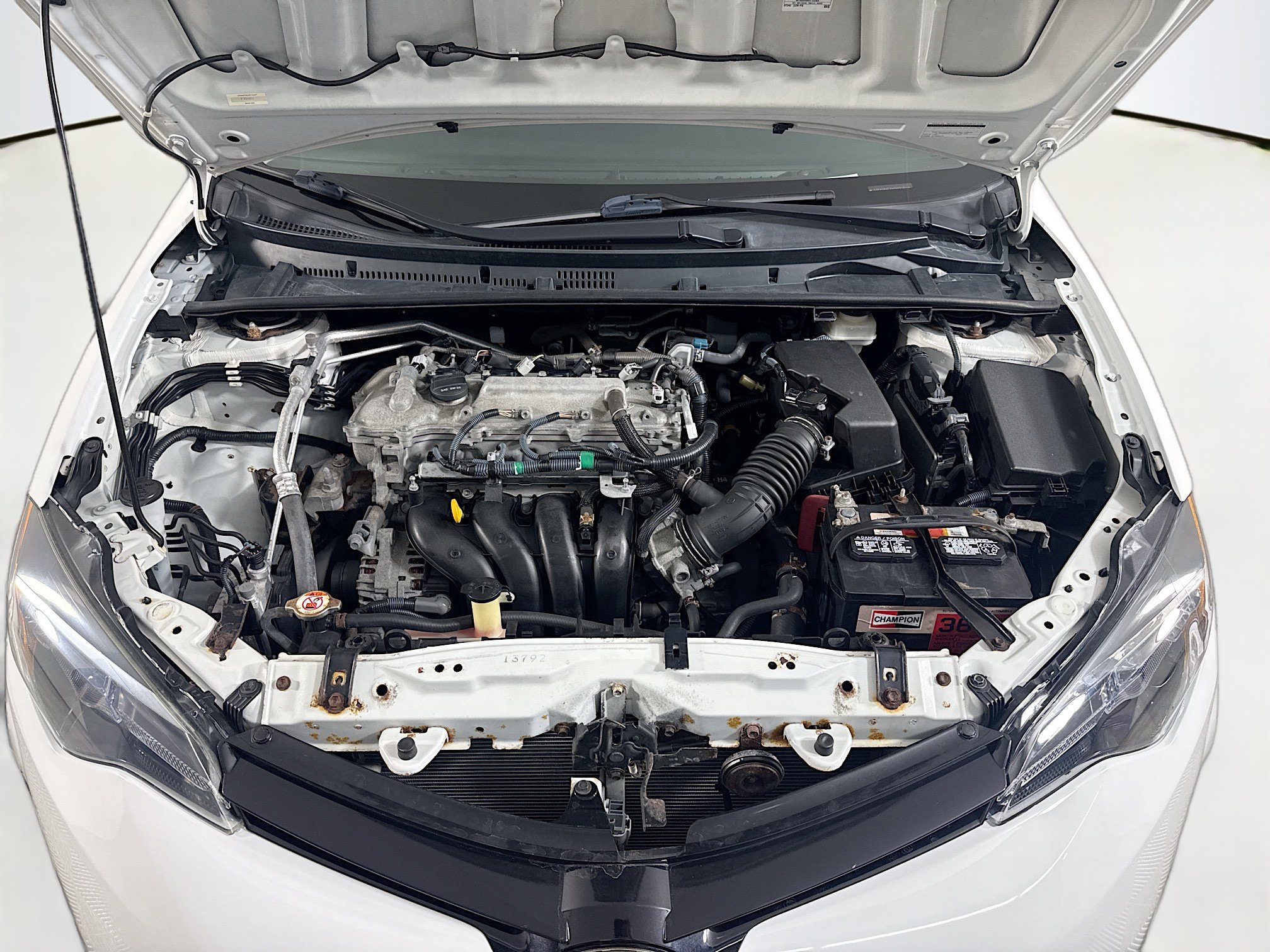 Used 2017 Toyota Corolla L w/ Carpet Mat Package (TMS) FWD image 38