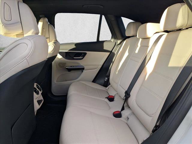 Used 2025 Mercedes-Benz GLC 300 4MATIC image 26