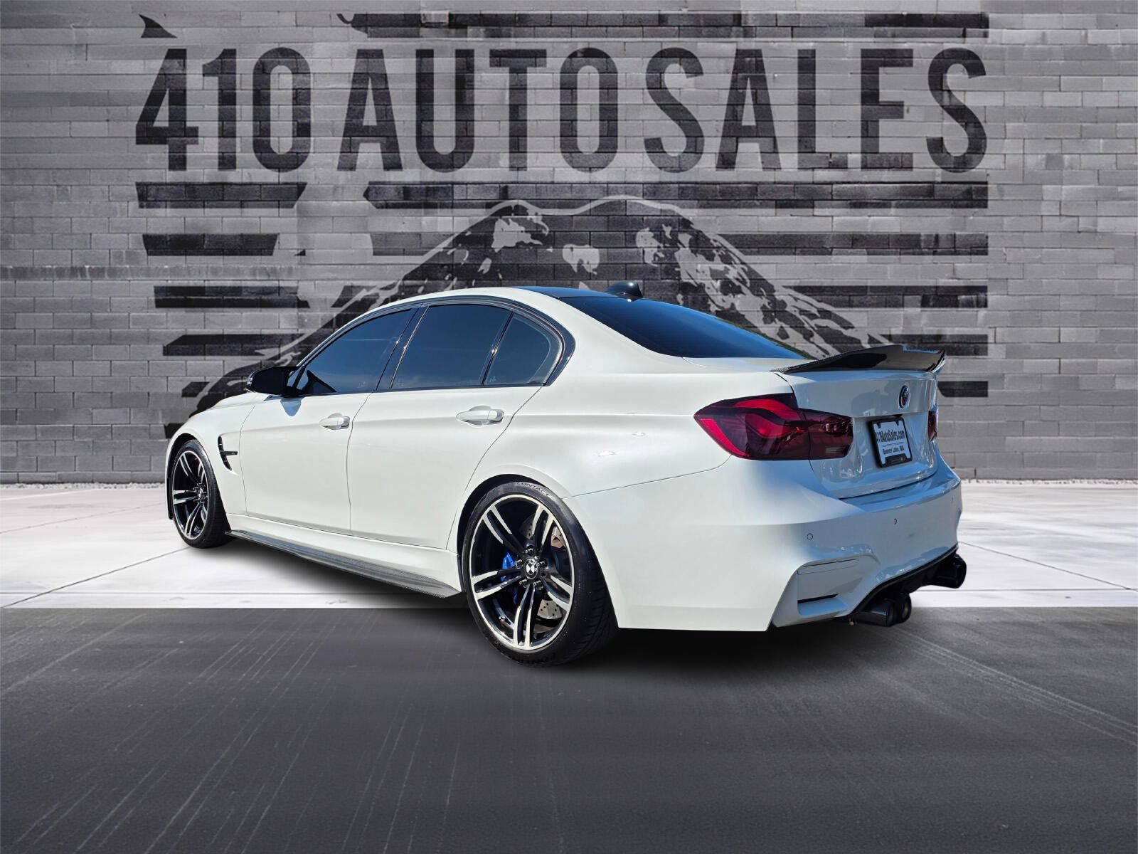 Used 2017 BMW M3 RWD image 8