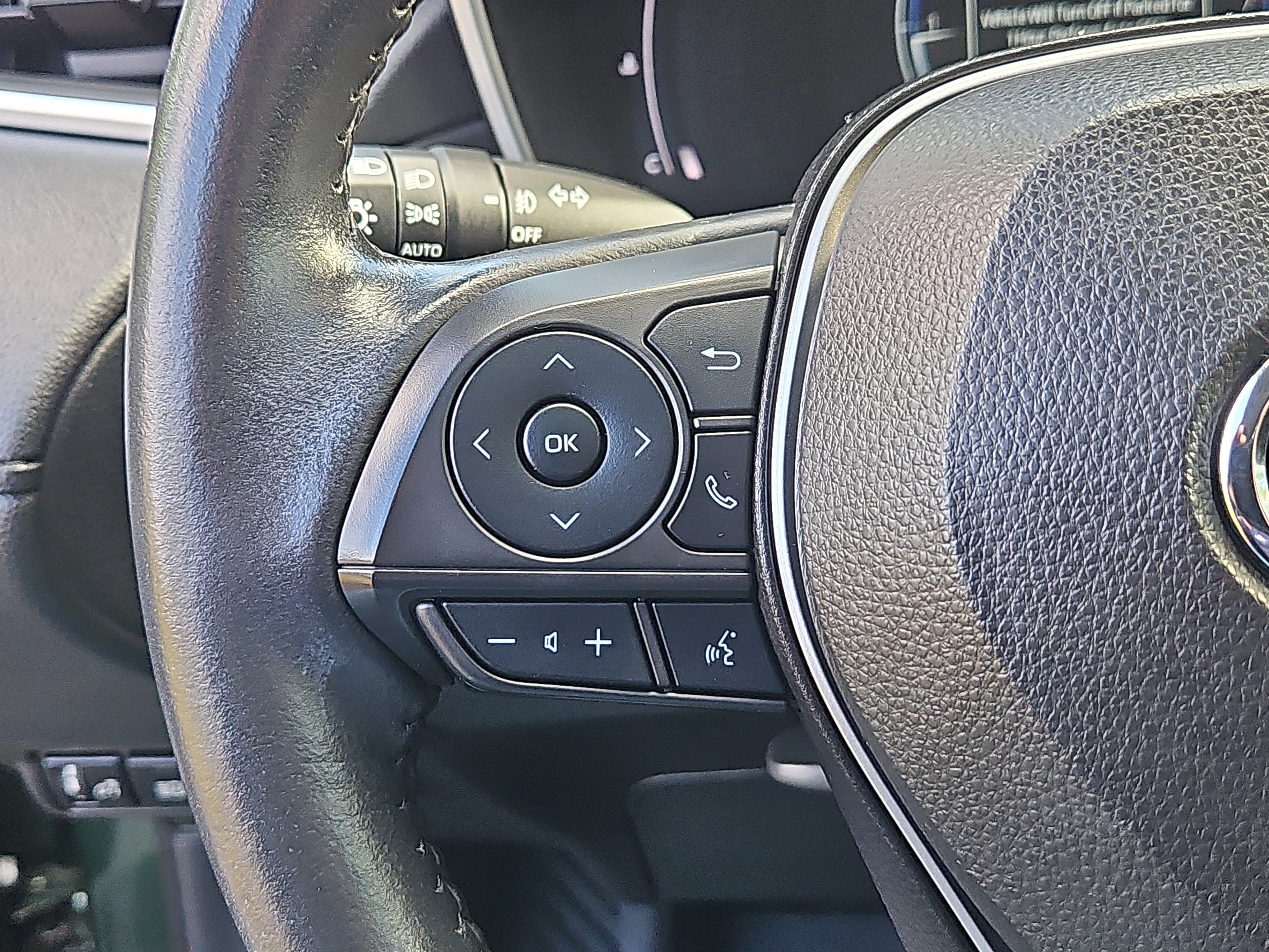 Used 2023 Toyota Corolla Cross XLE image 16