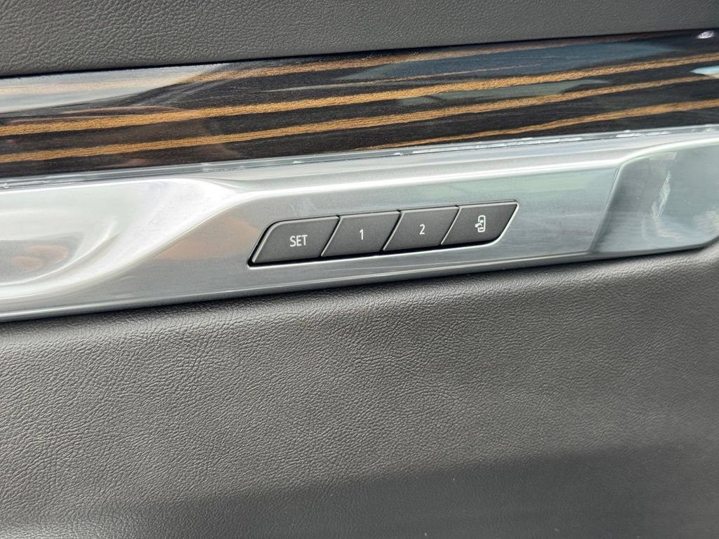 Certified 2025 Cadillac Escalade Premium Luxury AWD/4WD image 14