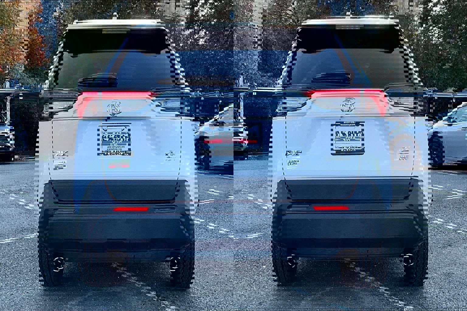 Used 2025 Toyota RAV4 XLE image 4