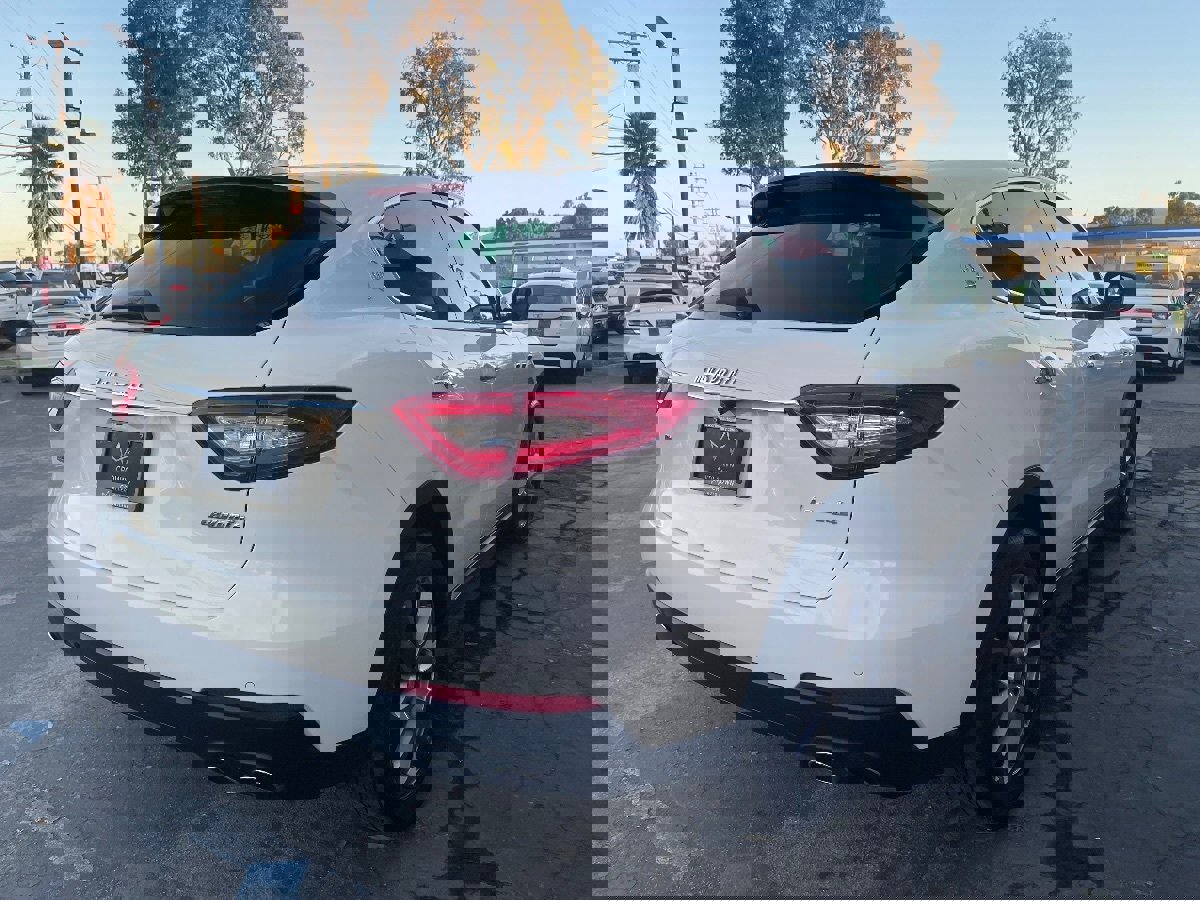 Used 2018 Maserati Levante image 5