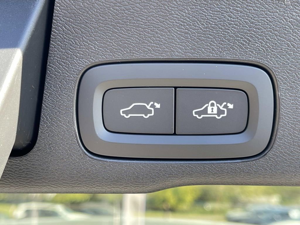New 2026 Volvo XC60 B5 Plus w/ Climate Package image 13