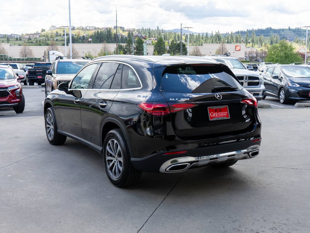 Used 2023 Mercedes-Benz GLC 300 4MATIC image 5