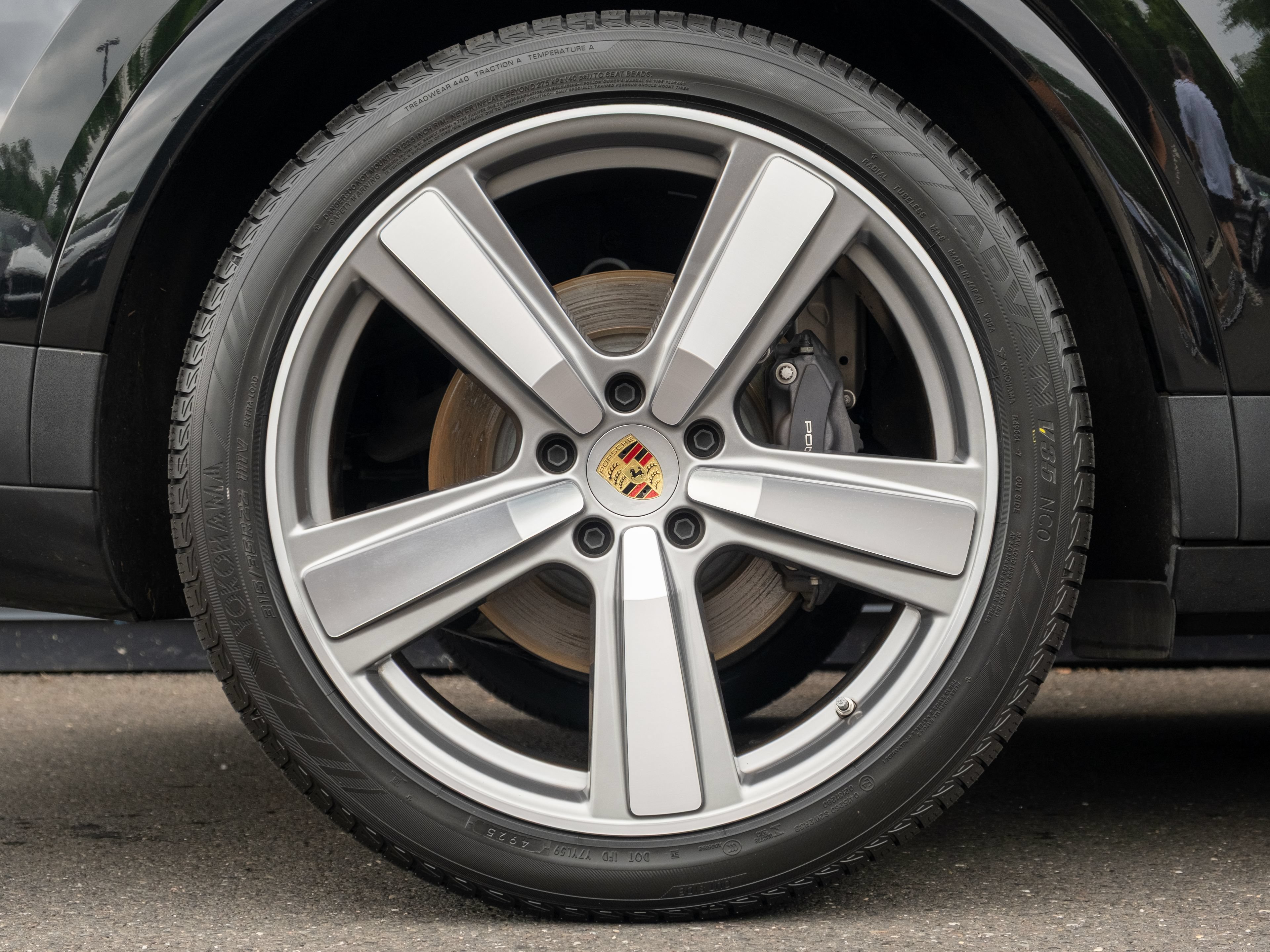 Certified 2024 Porsche Cayenne AWD/4WD image 14