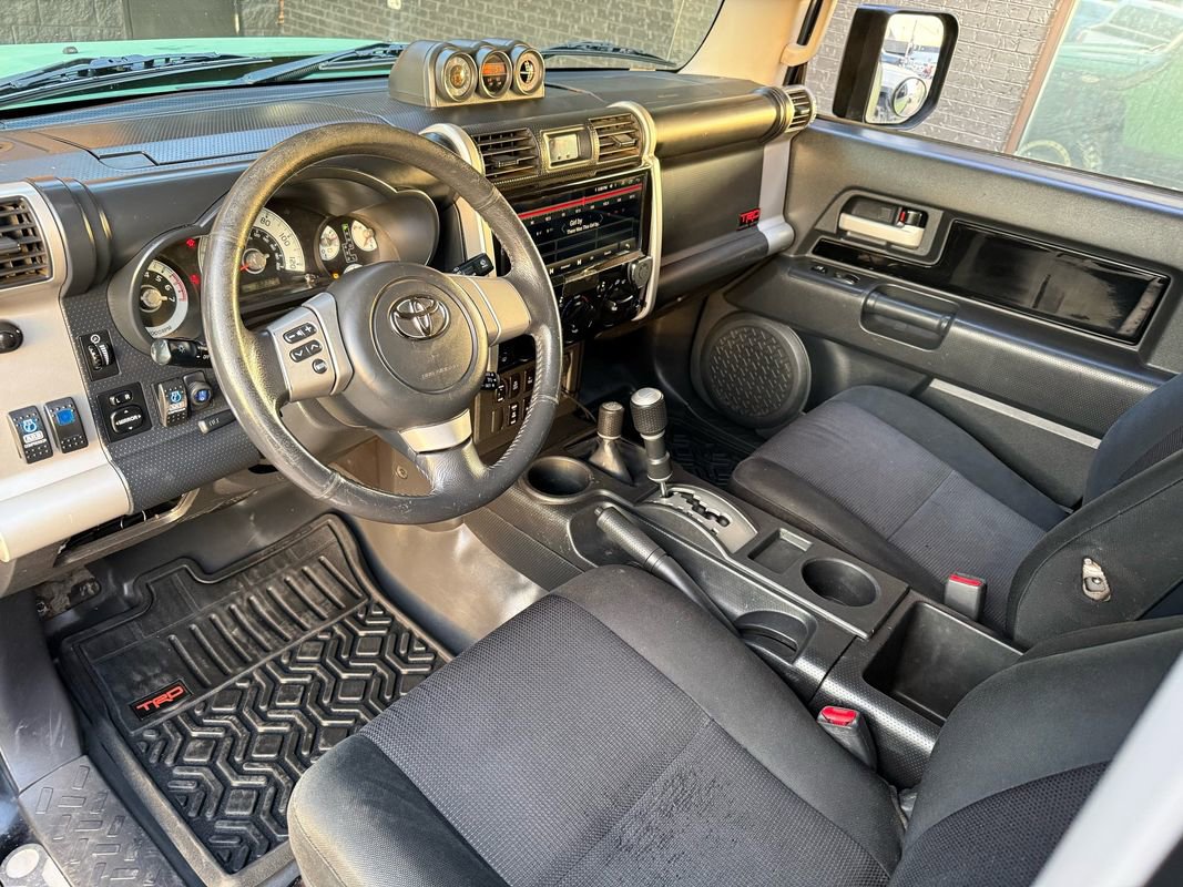 Used 2007 Toyota FJ Cruiser 4WD image 2