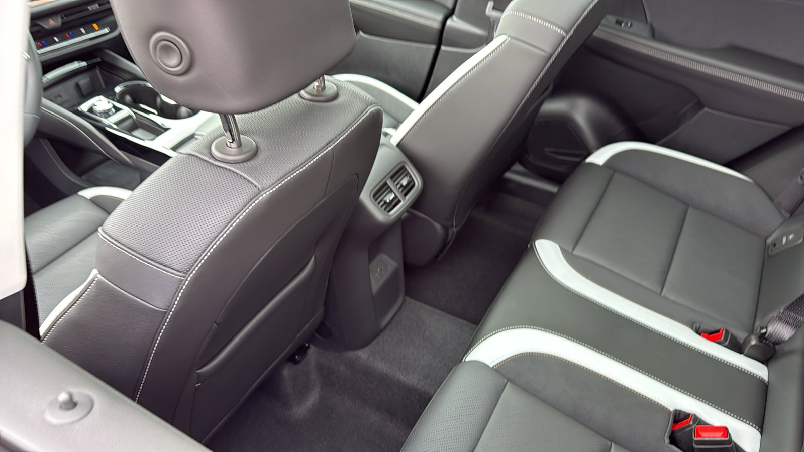 Used 2025 Buick Envision Sport Touring image 30