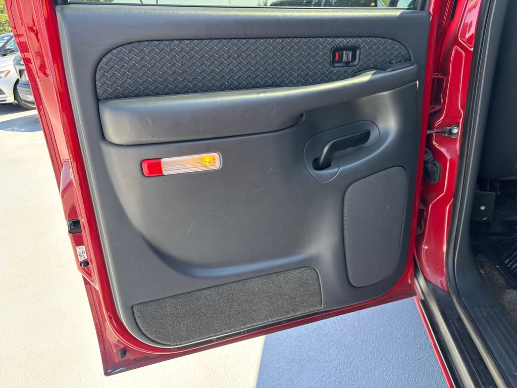 Used 2003 Chevrolet Avalanche 4x4 w/ Suspension Package, Off-Road image 21
