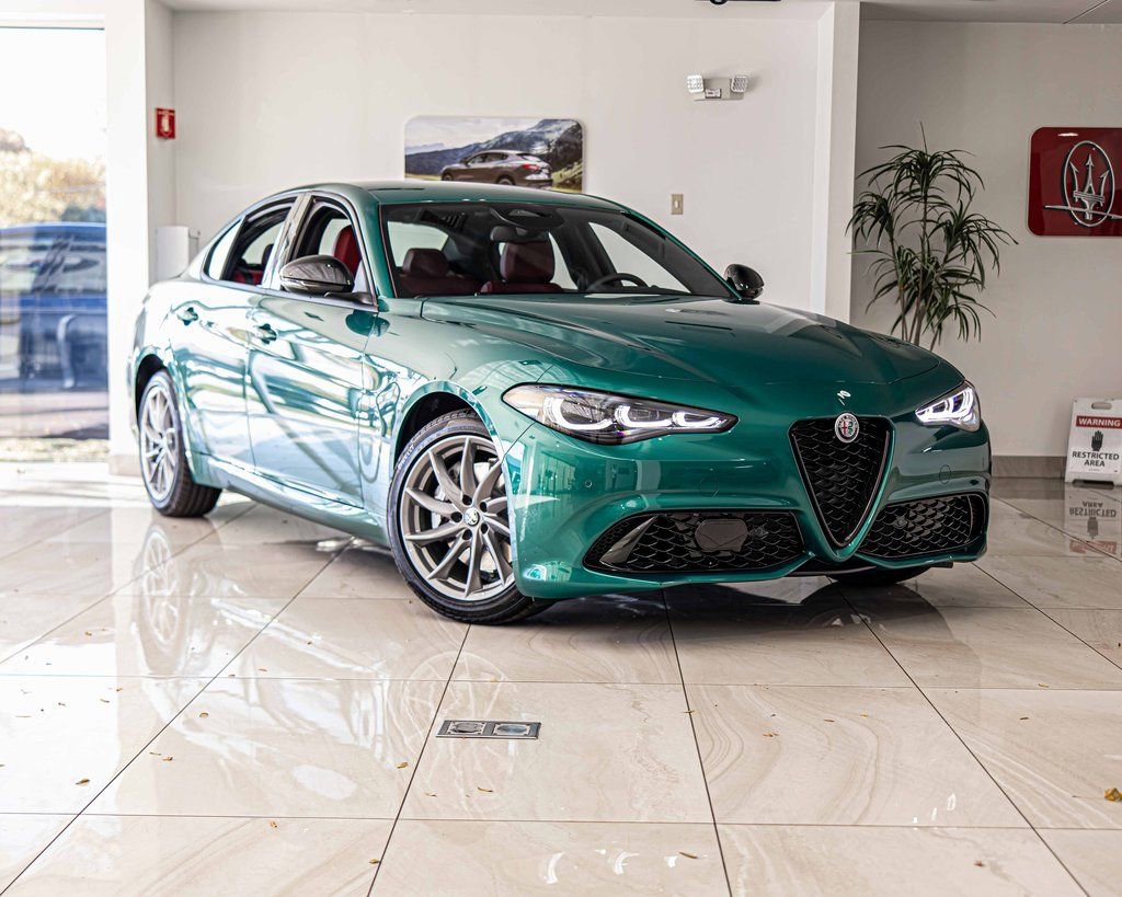New 2025 Alfa Romeo Giulia AWD image 5