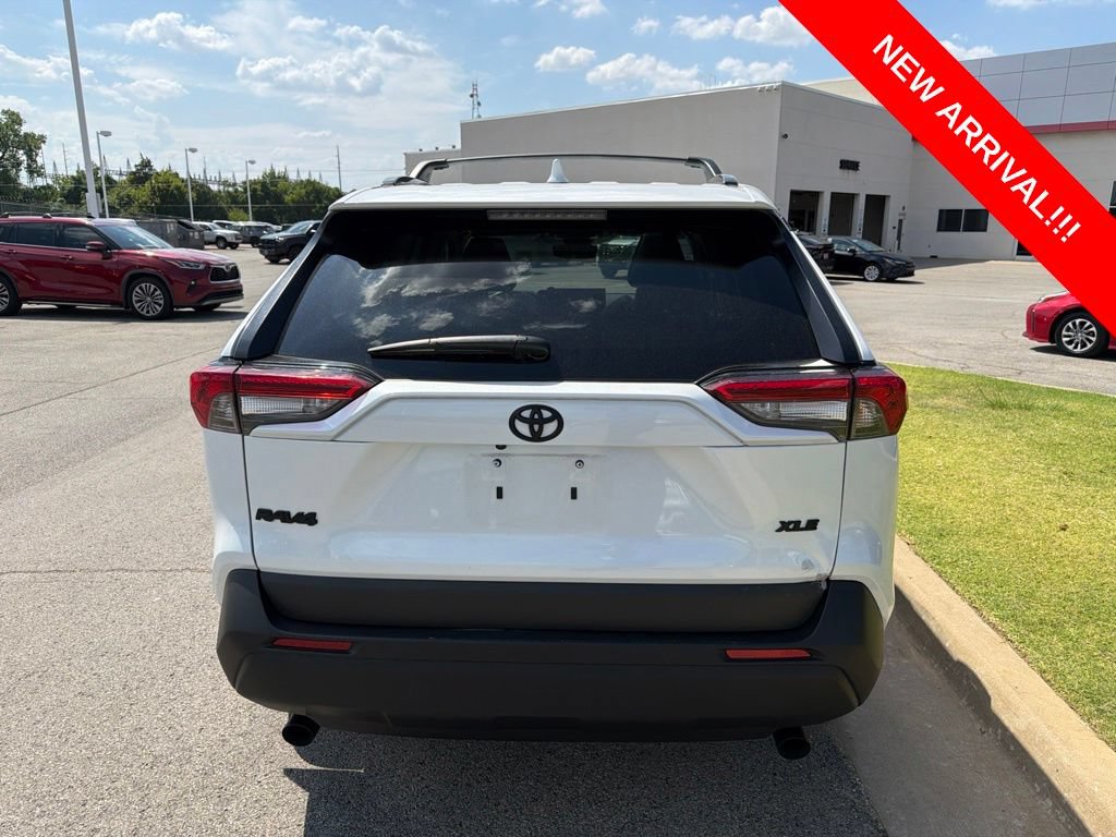 Used 2025 Toyota RAV4 XLE Premium FWD image 5