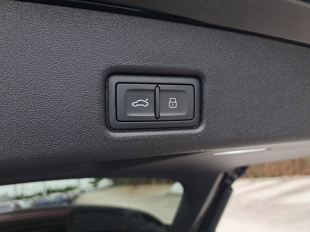 New 2025 Audi Q5 Premium Plus image 32
